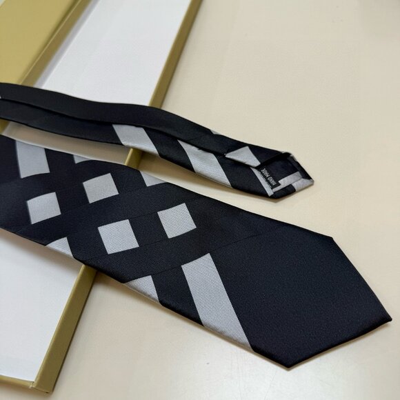 Burberry Men's Tie - Picture 3 of 6